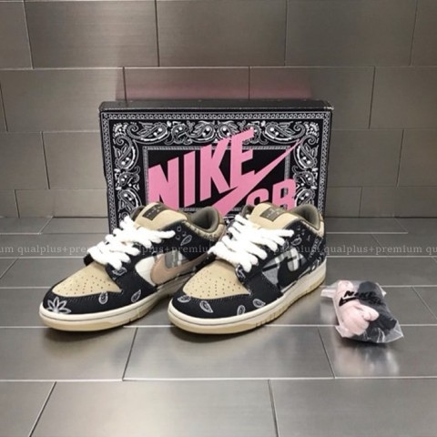 [국내배송] 나*키 x Travis Scott SB Dunk Low